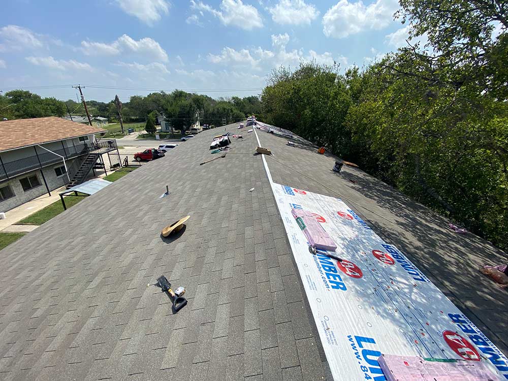commercial roofers replacing roof